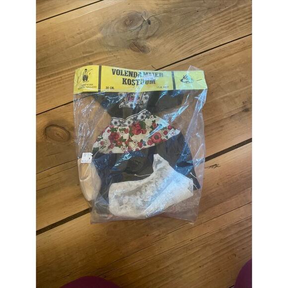 NEW! VTG! Volendammer Doll outfit. 11.8in. Dress. wood Shoes. Bracelet. Handmade - Picture 3 of 3